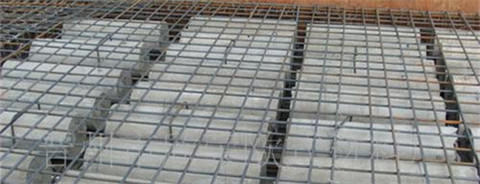 嘉年華施工現場使用薄壁管